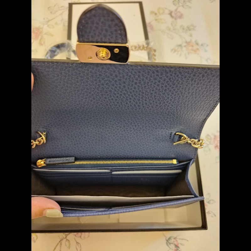 藍色的Gucci Interlocking G 皮革鍊帶錢包-9