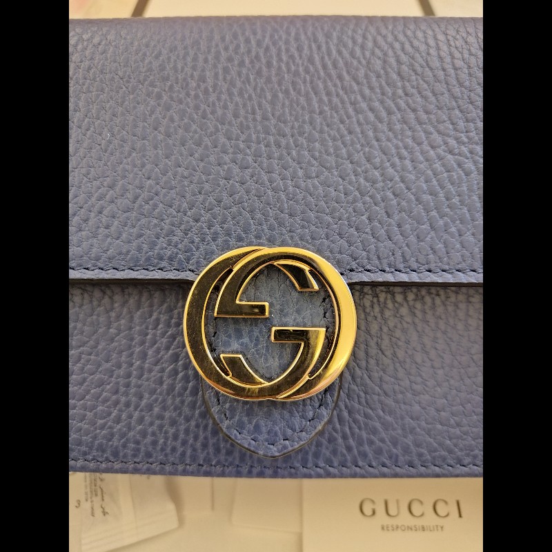 藍色的Gucci Interlocking G 皮革鍊帶錢包-10