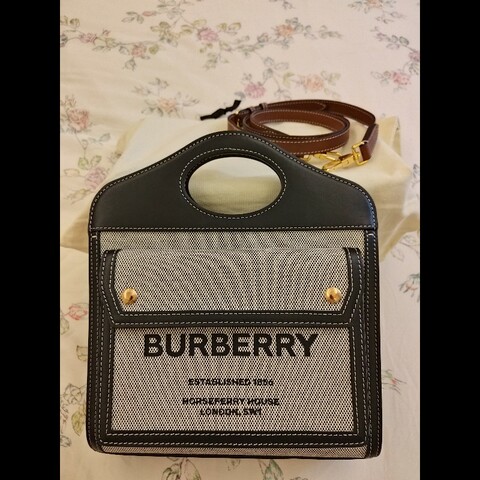 Burberry Mini Pocket 學院風印花帆布兩用包