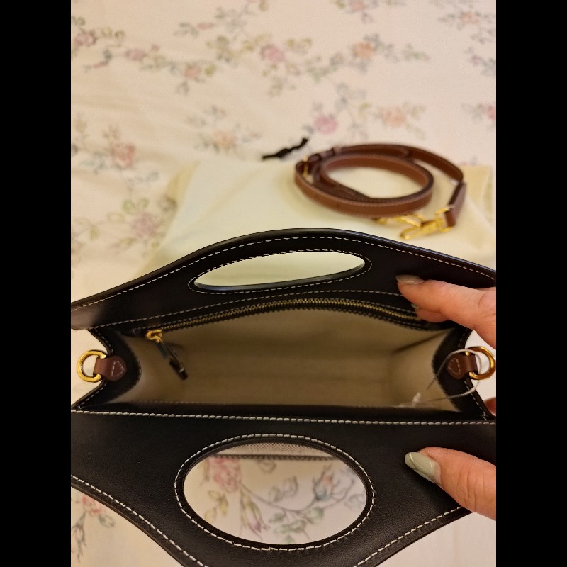 Burberry Mini Pocket 學院風印花帆布兩用包-15