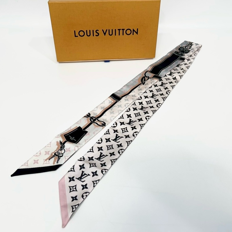 LV粉黑鎖鏈皮繩長絲巾M76351-0