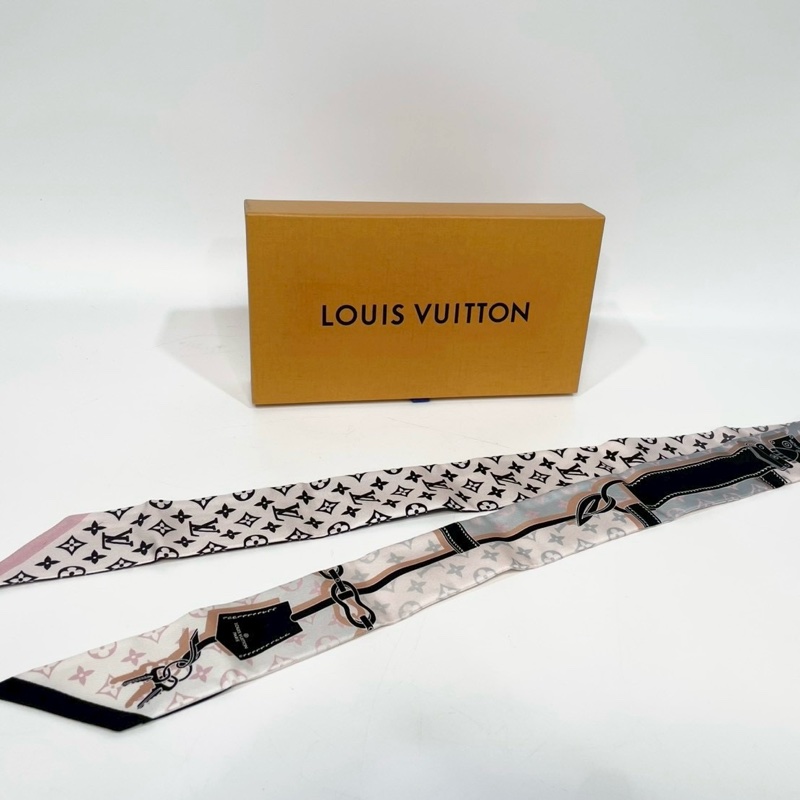 LV粉黑鎖鏈皮繩長絲巾M76351-7