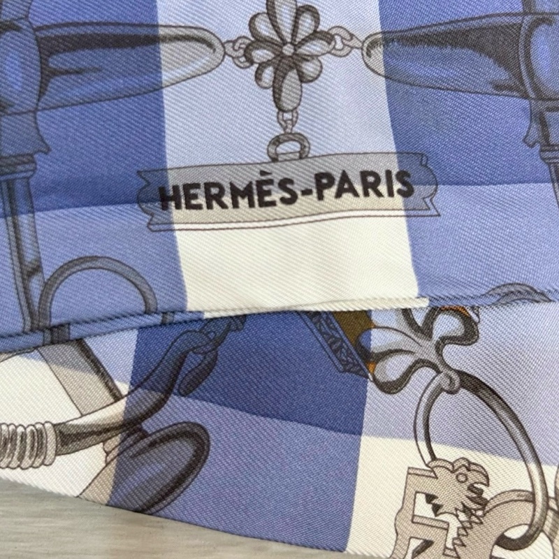 Hermes藍白橙方格馬弦釦圖案一對Twilly-3