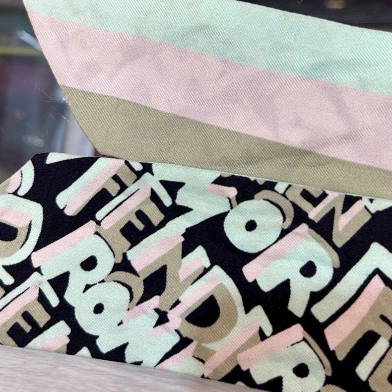 FENDI淺綠條紋三拚色字母塗鴉雙面Twilly絲巾-5