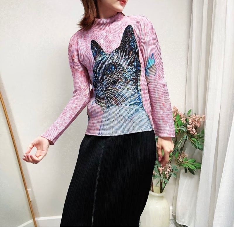 ▪️富貴選物FUGUEI▪️ 三宅一生ME 藝術家聯名 橫尾美美 粉色貓咪上衣-0