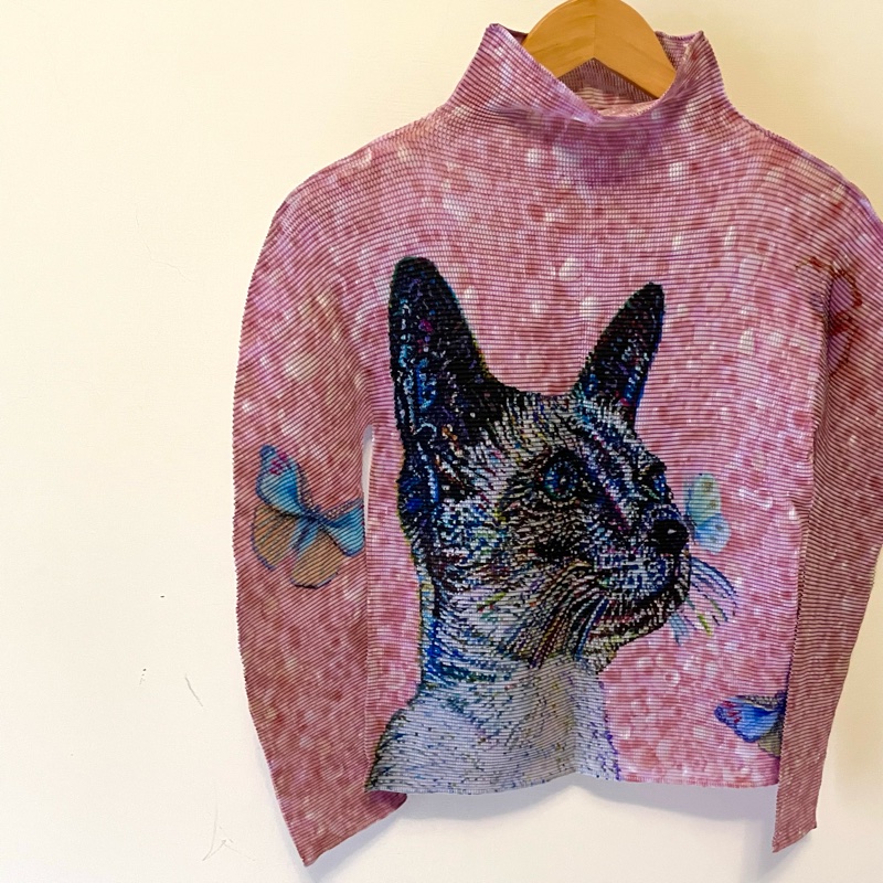 ▪️富貴選物FUGUEI▪️ 三宅一生ME 藝術家聯名 橫尾美美 粉色貓咪上衣-3