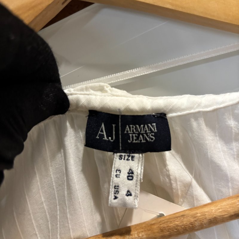 【美收精品】ARMANI JEANS白色透明荷葉邊上衣 4-285【隔月月中將轉賣至日本 上架期限30天】-4
