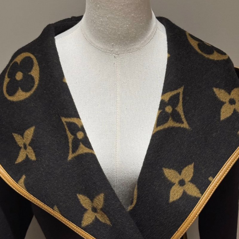 LV 老花圖案羊毛大衣 38碼 衣長96肩寬47胸圍100 98新配件塵袋-1