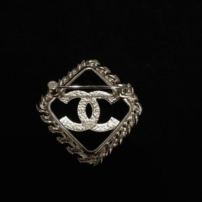 CHANEL 24P琺瑯扣雙C胸針99新配件盒子-3