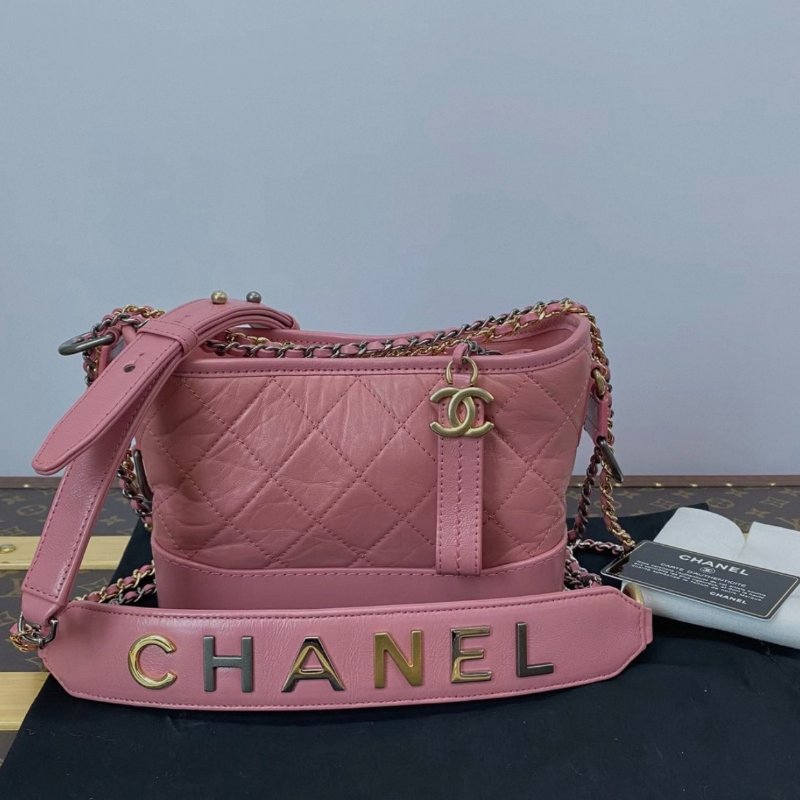 CHANEL 粉色徽章流浪小號肩背斜背鏈條包 20*15*8 全新閒置配件塵袋保卡-0