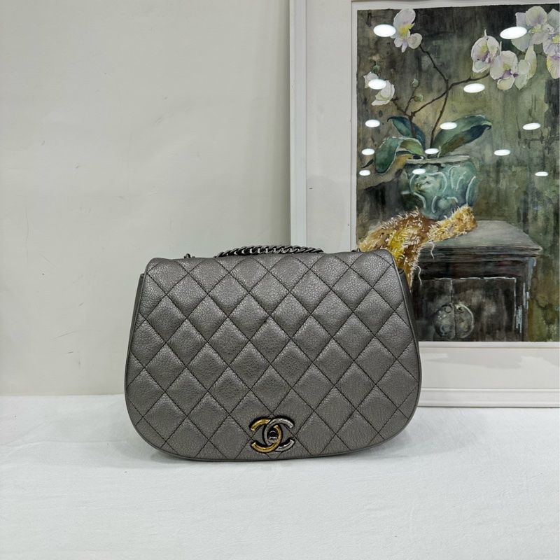 Chanel 香奈兒 銀色牛皮鴛鴦扣 馬鞍包 23開有卡-1