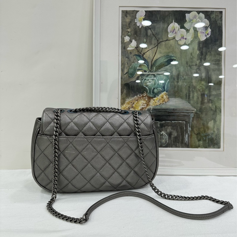 Chanel 香奈兒 銀色牛皮鴛鴦扣 馬鞍包 23開有卡-2