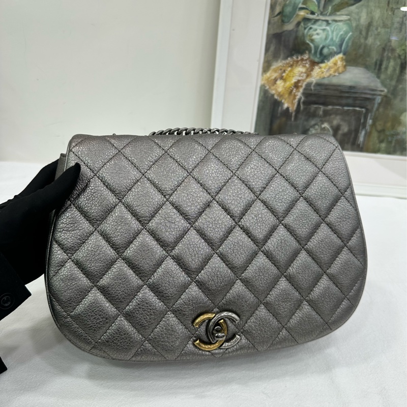 Chanel 香奈兒 銀色牛皮鴛鴦扣 馬鞍包 23開有卡-5