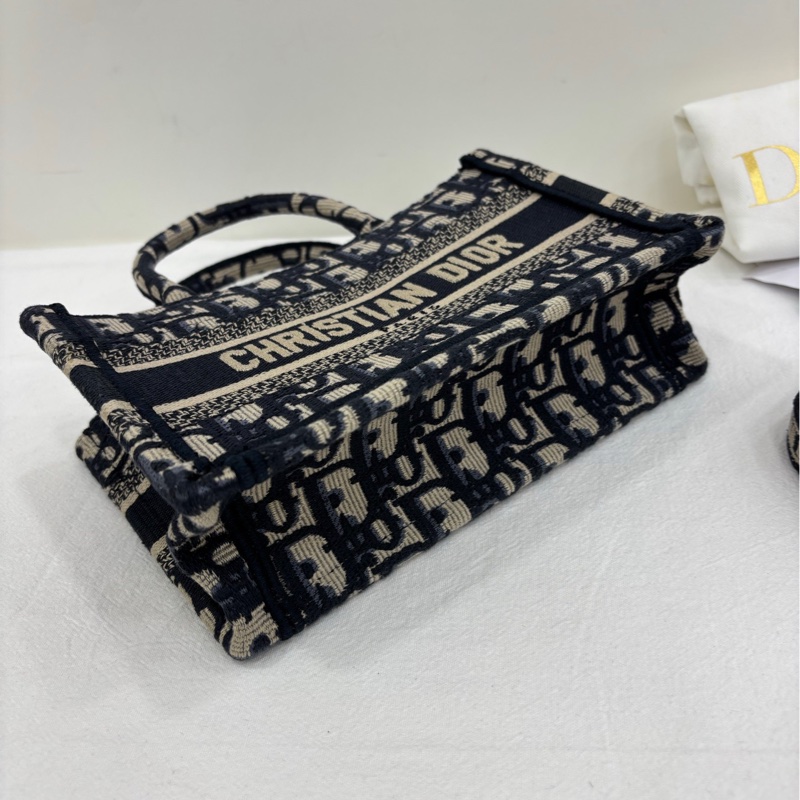 Dior迪奧老花 mini tote包，23年編碼 ，新款肩帶款，可手提可斜挎 有小票 99新 近閒置-4