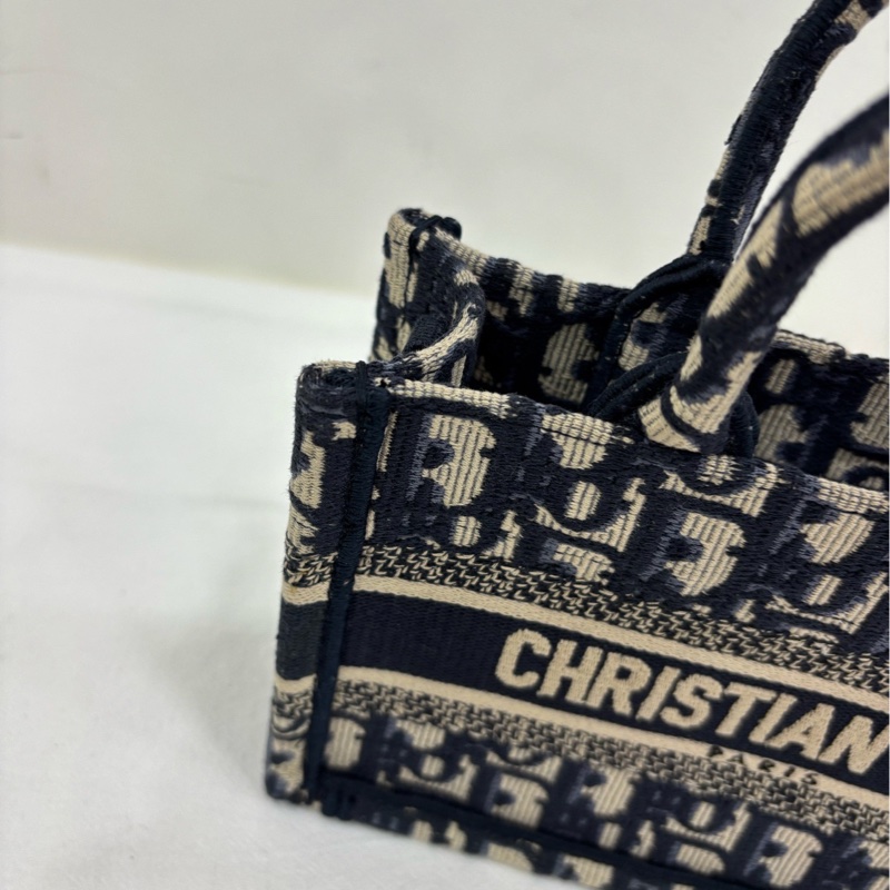 Dior迪奧老花 mini tote包，23年編碼 ，新款肩帶款，可手提可斜挎 有小票 99新 近閒置-7