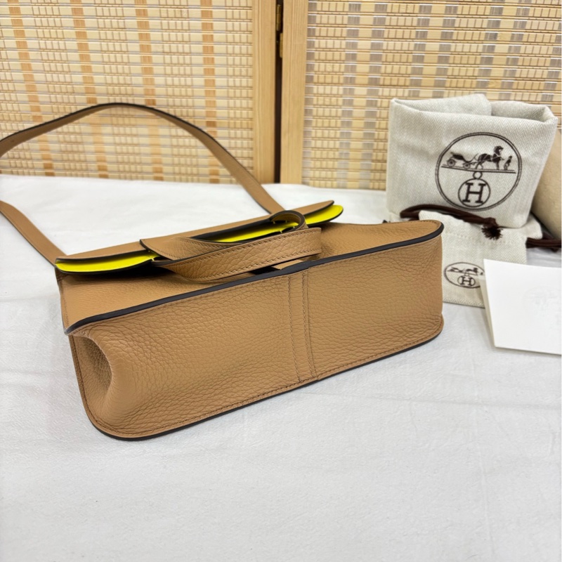 Hermes 愛馬仕 Halzan25 U刻，0M奶茶色拼檸檬黃，tc皮銀扣，99近閒置 有原購證-4