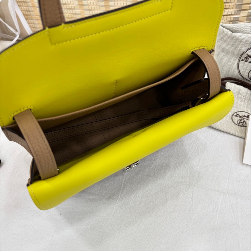 Hermes 愛馬仕 Halzan25 U刻，0M奶茶色拼檸檬黃，tc皮銀扣，99近閒置 有原購證-6