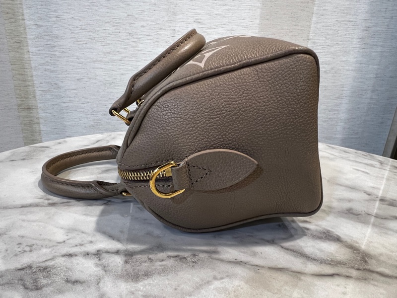 LV斑鳩灰拼奶油白speedy20金釦手提斜背包-5