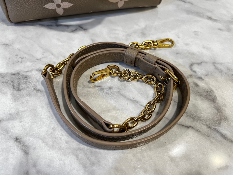 LV斑鳩灰拼奶油白speedy20金釦手提斜背包-18