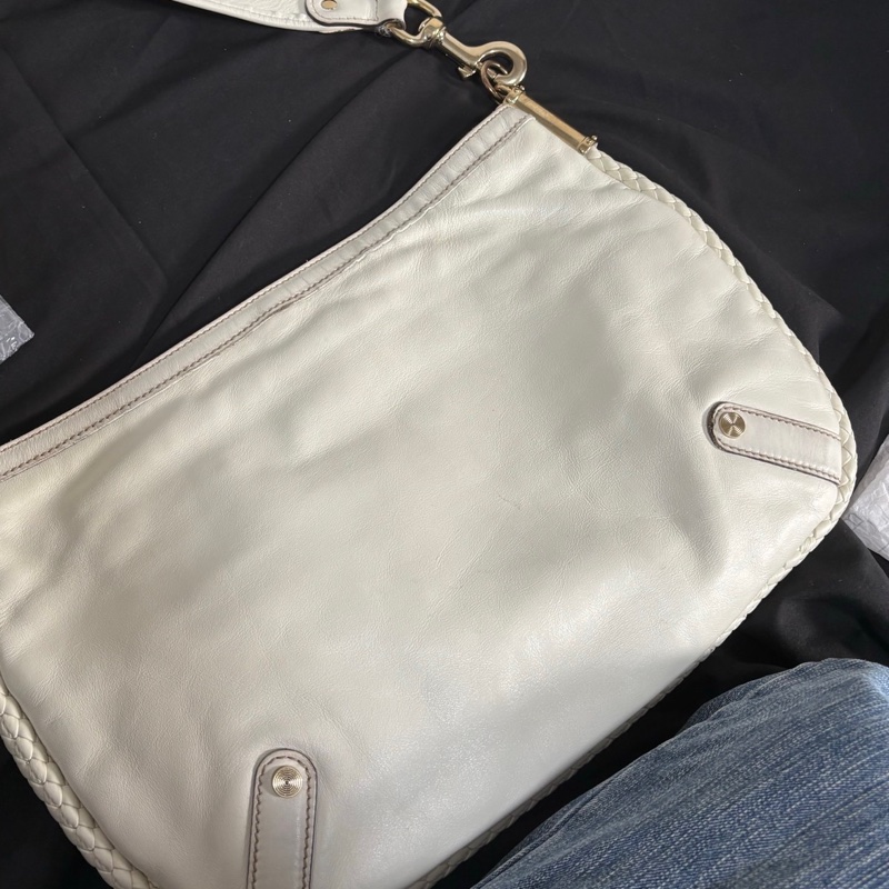 【閒置❤️】 gucci 大logo白皮單肩包-2
