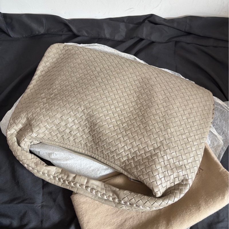 【近新閒置❤️】bv葆蝶家 淺灰色中號和尚包 單肩袋-1