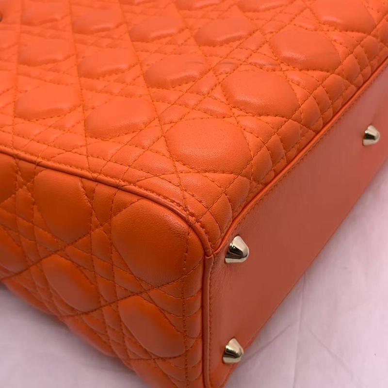 二手 dior 七格橘紅色羊皮戴妃包金扣，配件肩帶，2013 年購入-11