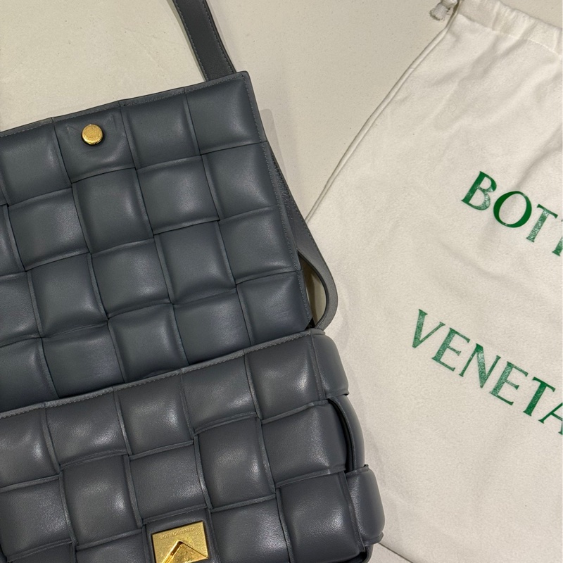 Bottega Veneta Padded Cassette Bag 灰色 下修價格$39000-6