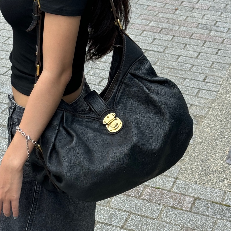 (超稀有⏰) LV Mahina 全牛皮 水餃包 肩背+腋下包 專櫃13萬!-2