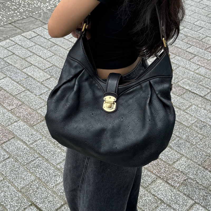 (超稀有⏰) LV Mahina 全牛皮 水餃包 肩背+腋下包 專櫃13萬!-3