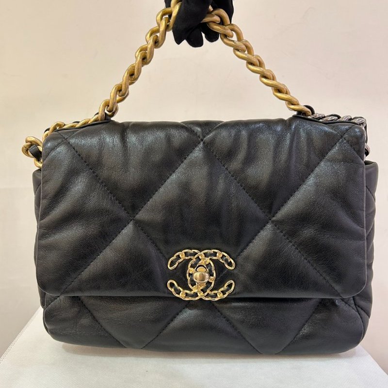 CHANEL黑羊皮金釦19 26cm-0