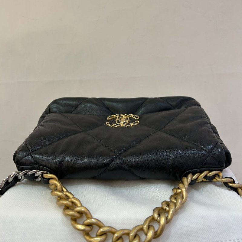 CHANEL黑羊皮金釦19 26cm-5