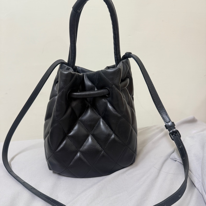 BalenciagaBTouch黑字菱格紋牛皮手提包斜背包水桶包-1