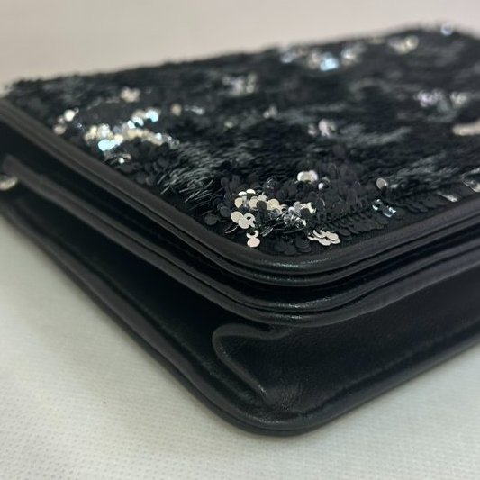 CHANEL黑銀亮片雙C銀釦WOC-4