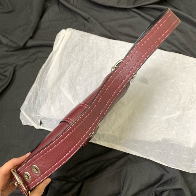 【近新閒置❤️】 coach 酒紅色法棍腋下包 單肩包-5