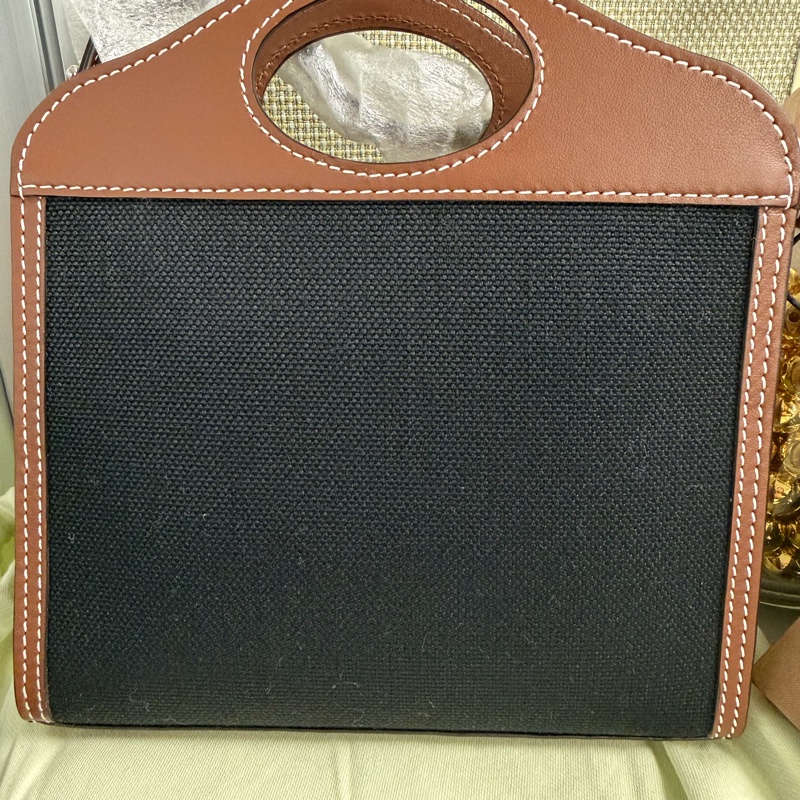 全新 Burberry 迷你肩背包-7