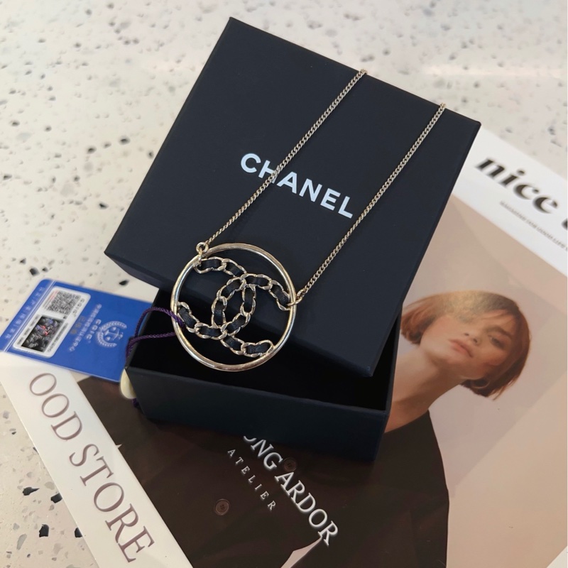 【閒置🆕】Chanel黑金皮穿鏈條雙C圓環 鏤空圓餅項鍊 鎖骨鏈-1