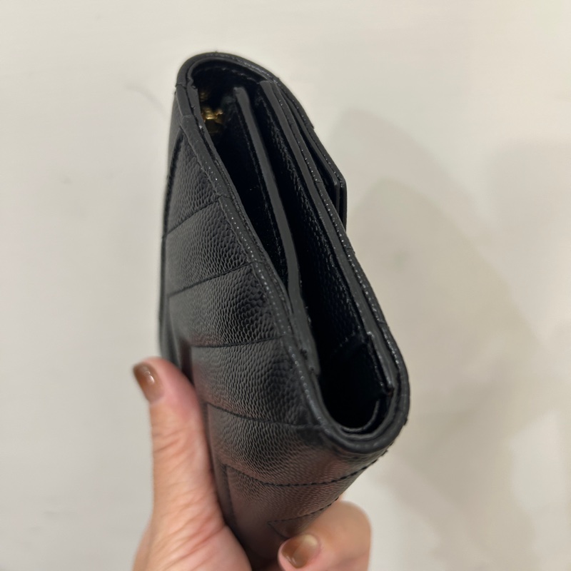 YSL 黑魚子醬牛皮金釦三折短夾-2