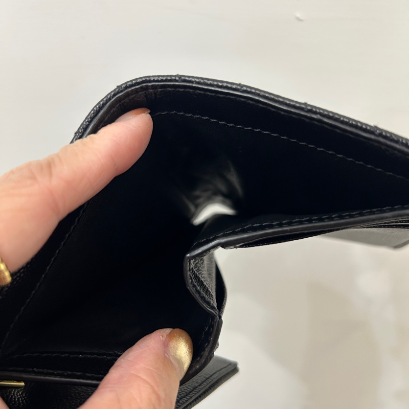 YSL 黑魚子醬牛皮金釦三折短夾-5