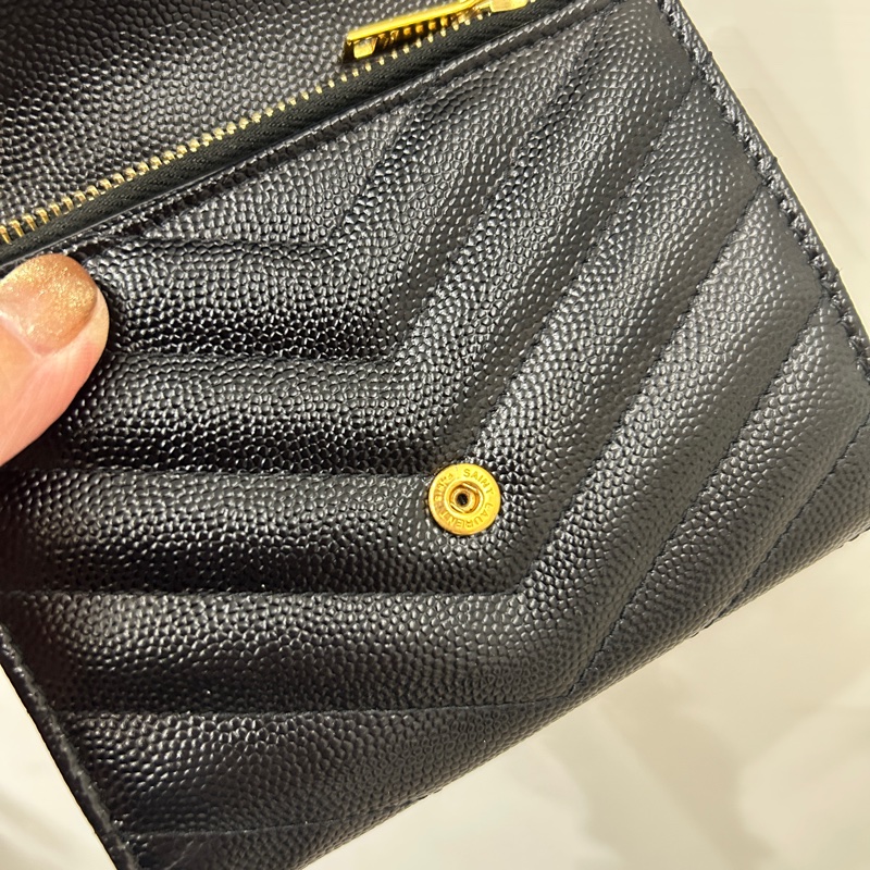 YSL 黑魚子醬牛皮金釦三折短夾-6