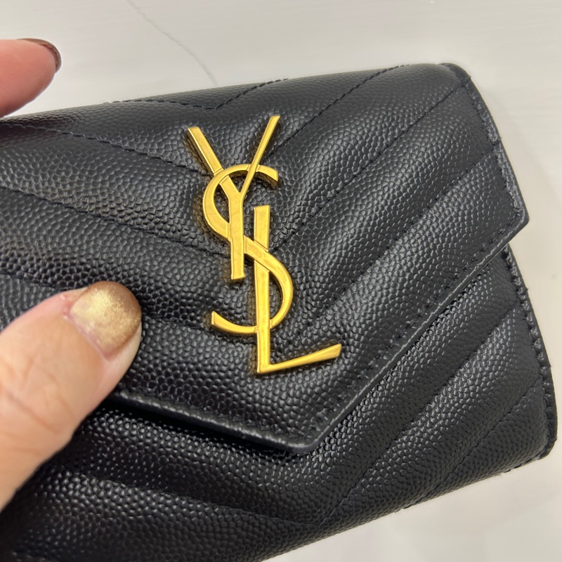 YSL 黑魚子醬牛皮金釦三折短夾-9