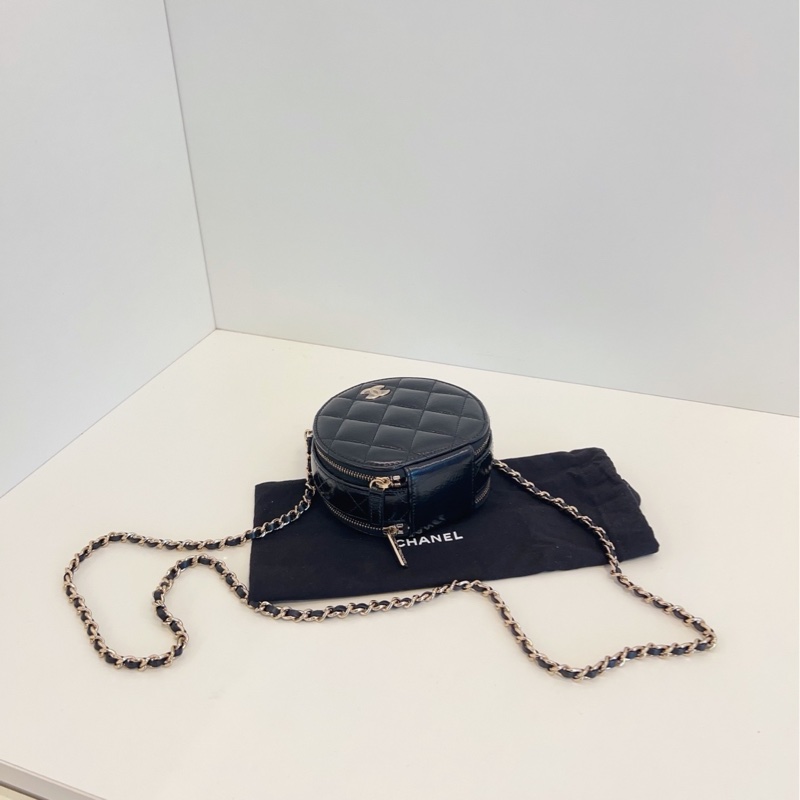 【99新帶膜🆕】Chanel黑金油蠟皮雙層Handle圓餅包🍪2b-4
