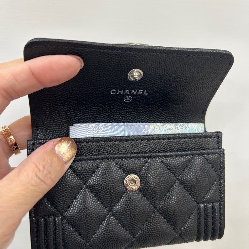 Chanel 黑荔枝皮霧銀釦Boy下蓋卡包-6