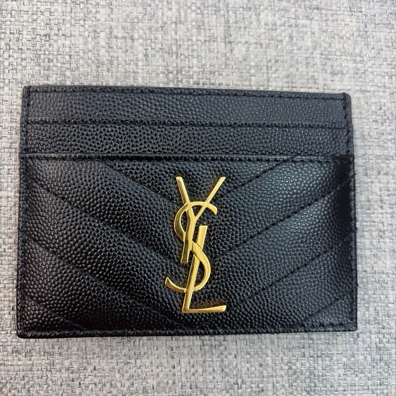 YSL MONOGRAM系列V字縫線魚子醬牛皮金屬LOGO萬用票卡/證件名片夾-1