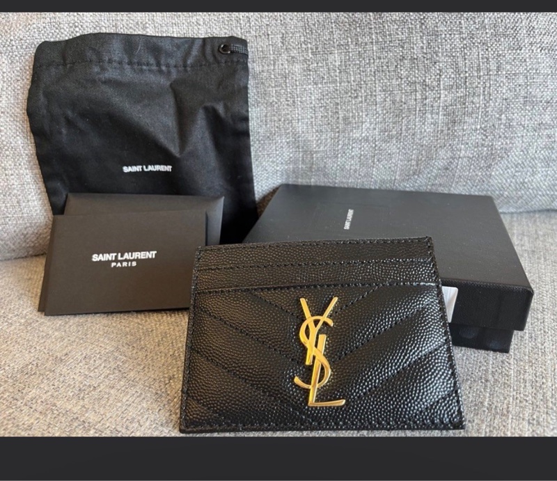 YSL MONOGRAM系列V字縫線魚子醬牛皮金屬LOGO萬用票卡/證件名片夾-3
