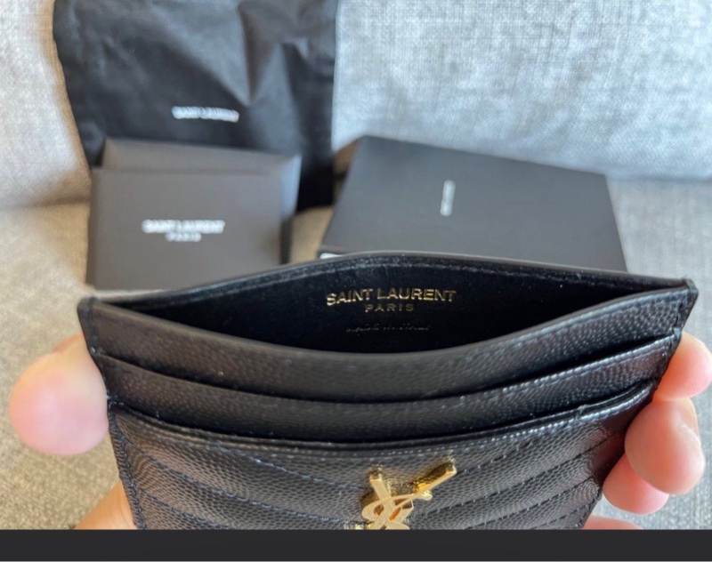 YSL MONOGRAM系列V字縫線魚子醬牛皮金屬LOGO萬用票卡/證件名片夾-9