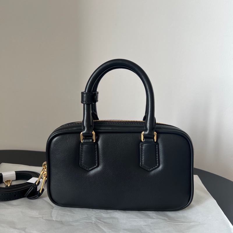 ✨MIUMIU新款 mini 黑金保齡球包-2