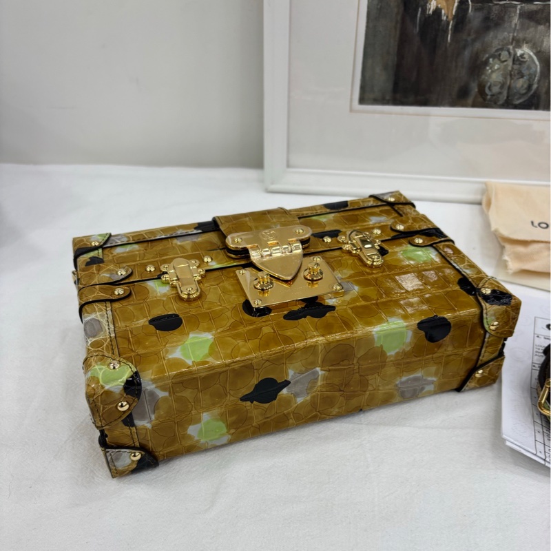 LV petite malle 鱷魚皮硬箱 發財黃 撒哈拉 喜馬拉雅鱷魚皮硬盒子 尺寸：20x12cm 配件：雨衣 塵袋 有單有證書 公價24w-6