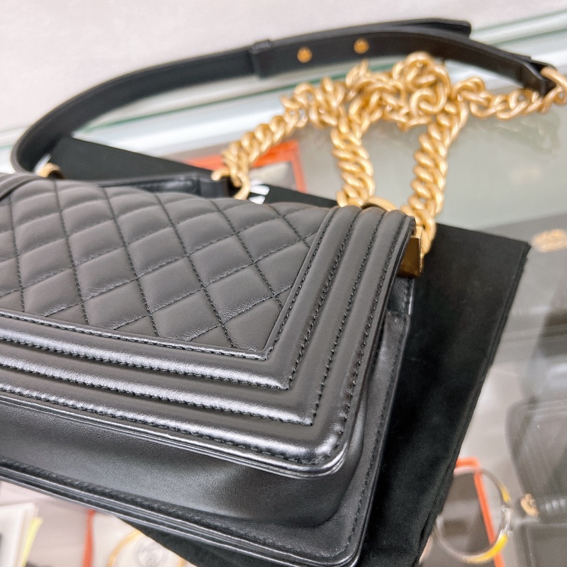 Chanel boy 20 芯片款 黑金小號-5