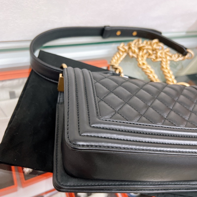 Chanel boy 20 芯片款 黑金小號-6