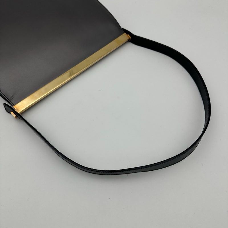 「JL精品代購」Gucci復古極簡清冷金屬色金框包邊單肩包-6